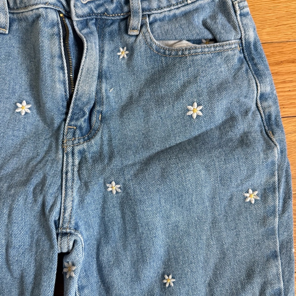 PacSun Raining Daisy Mom Jeans - Picture 2 of 6